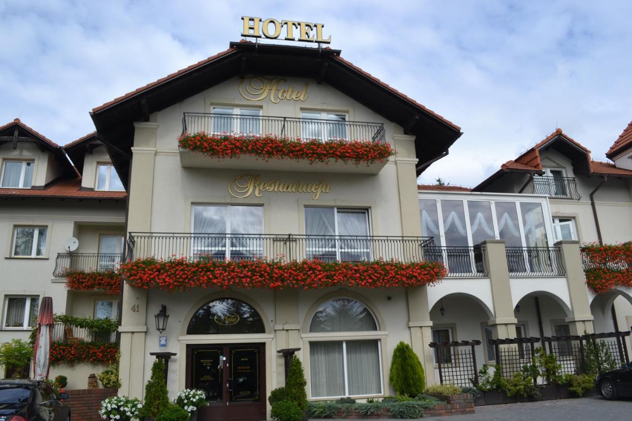 Hotel Mateo Stopnica Esterno foto